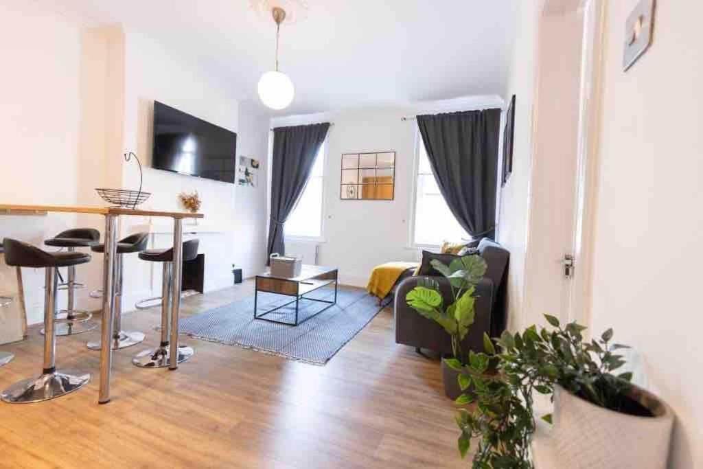Lovely 2 Bedroom Apartment In Chelsea Sw3 Λονδίνο Εξωτερικό φωτογραφία